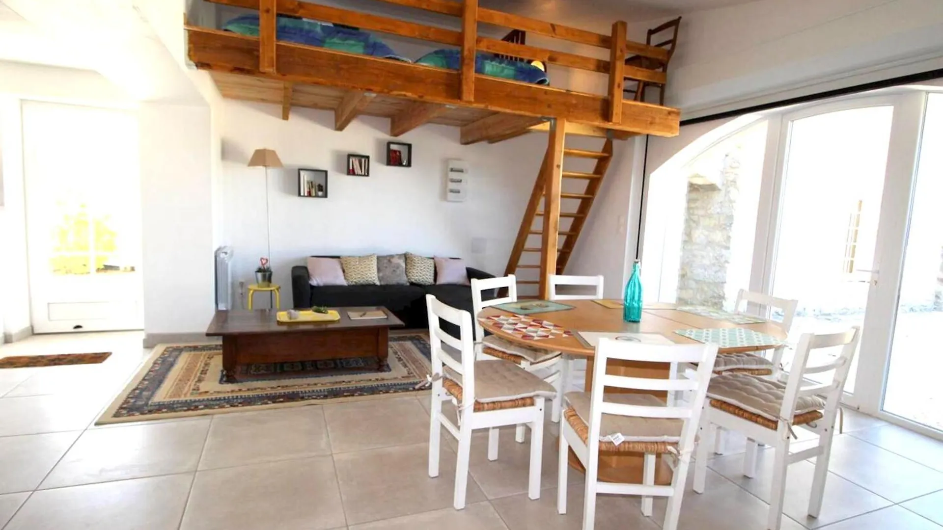 Maison Avec Jardin A Villeneuve-De-Berg, Piscine Partagee Villeneuve-de-Berg