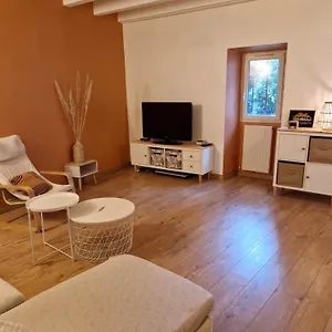 Maison De Ville En Pierre - 6 Couchages Appartement
